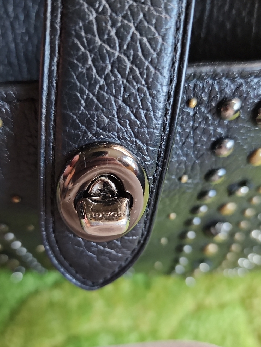 Coach Mercer Stachel With Rivets - Picture 8 of 16